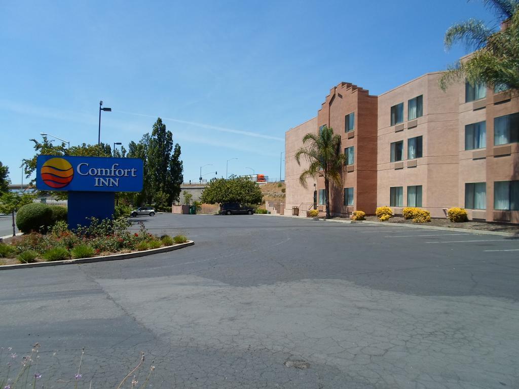 Comfort Inn Silicon Valley East Fremont Exteriör bild
